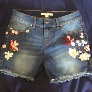 NWT Boston Proper Embroidered Floral Jean Shorts